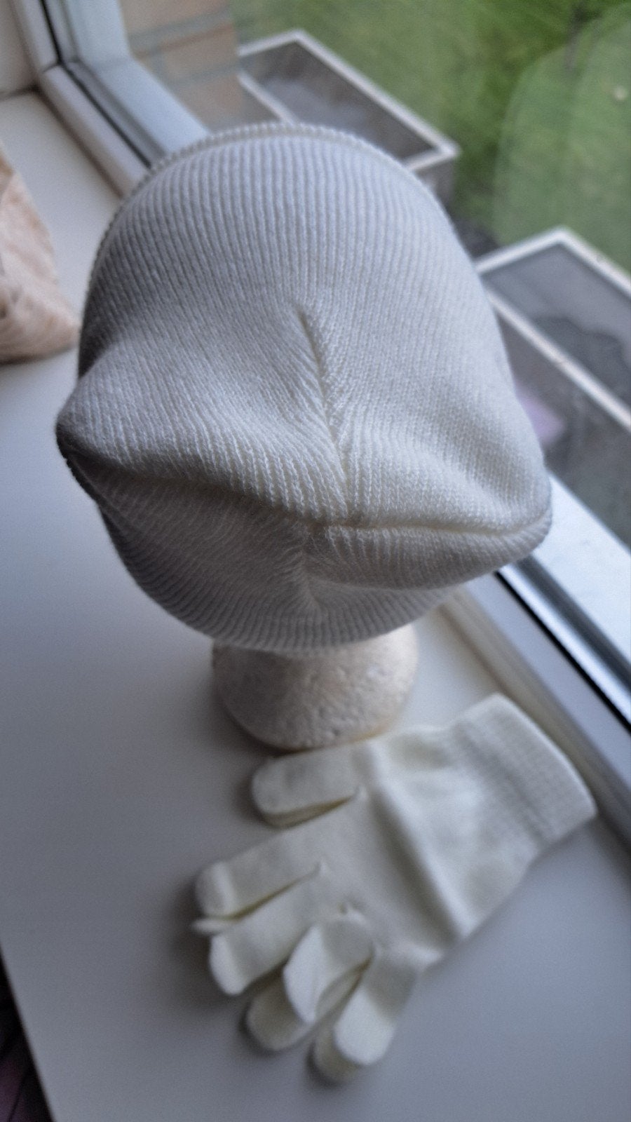 Witte Muts en Handschoenen Set voor Volwassenen, Verzenden, Zo goed als nieuw, Maat 38/40 (M), Muts