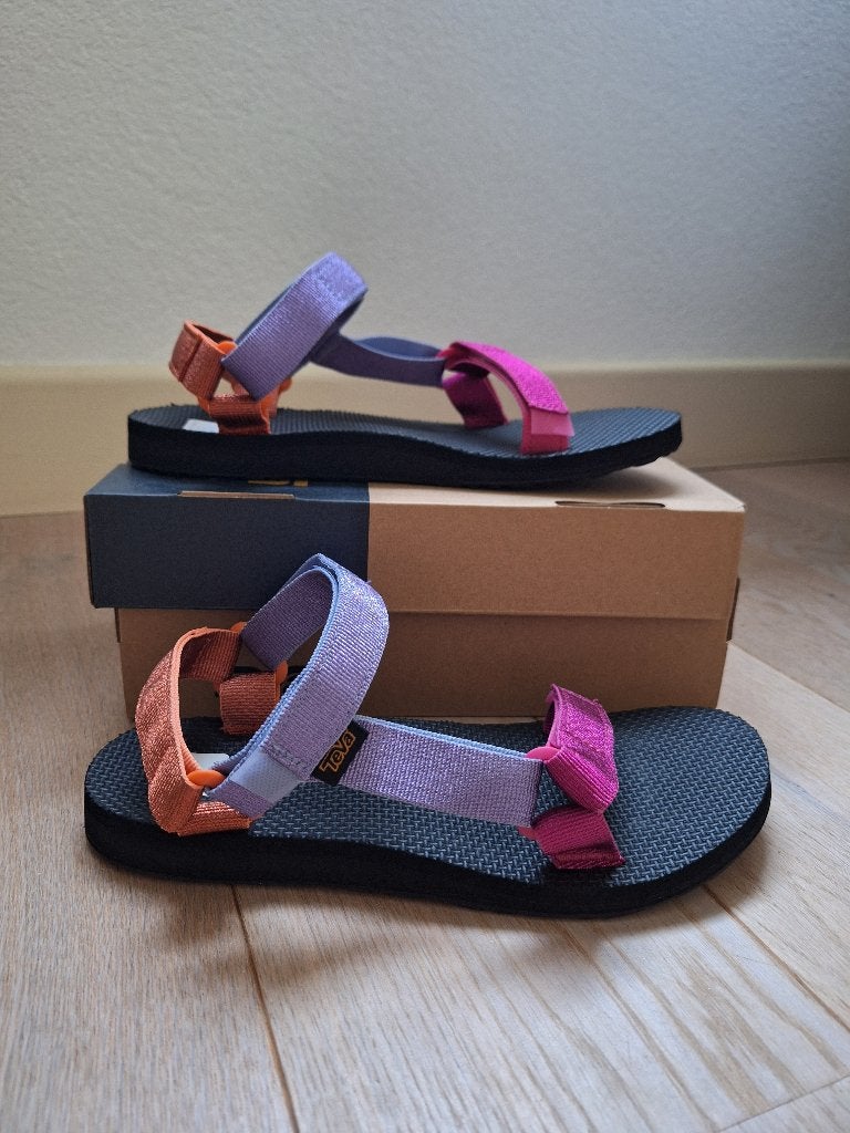 Toffe Teva's maat 40, Overige kleuren, Zo goed als nieuw, Teva, Sandalen of Muiltjes