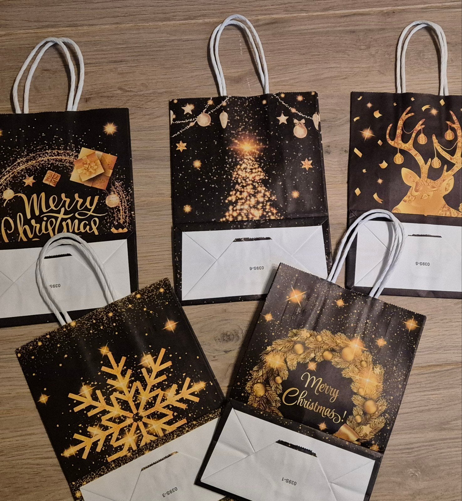 kerst kado tasjes ongeveer 25 stuks, Ophalen of Verzenden, Nieuw, Versiering, Kerst of Sinterklaas