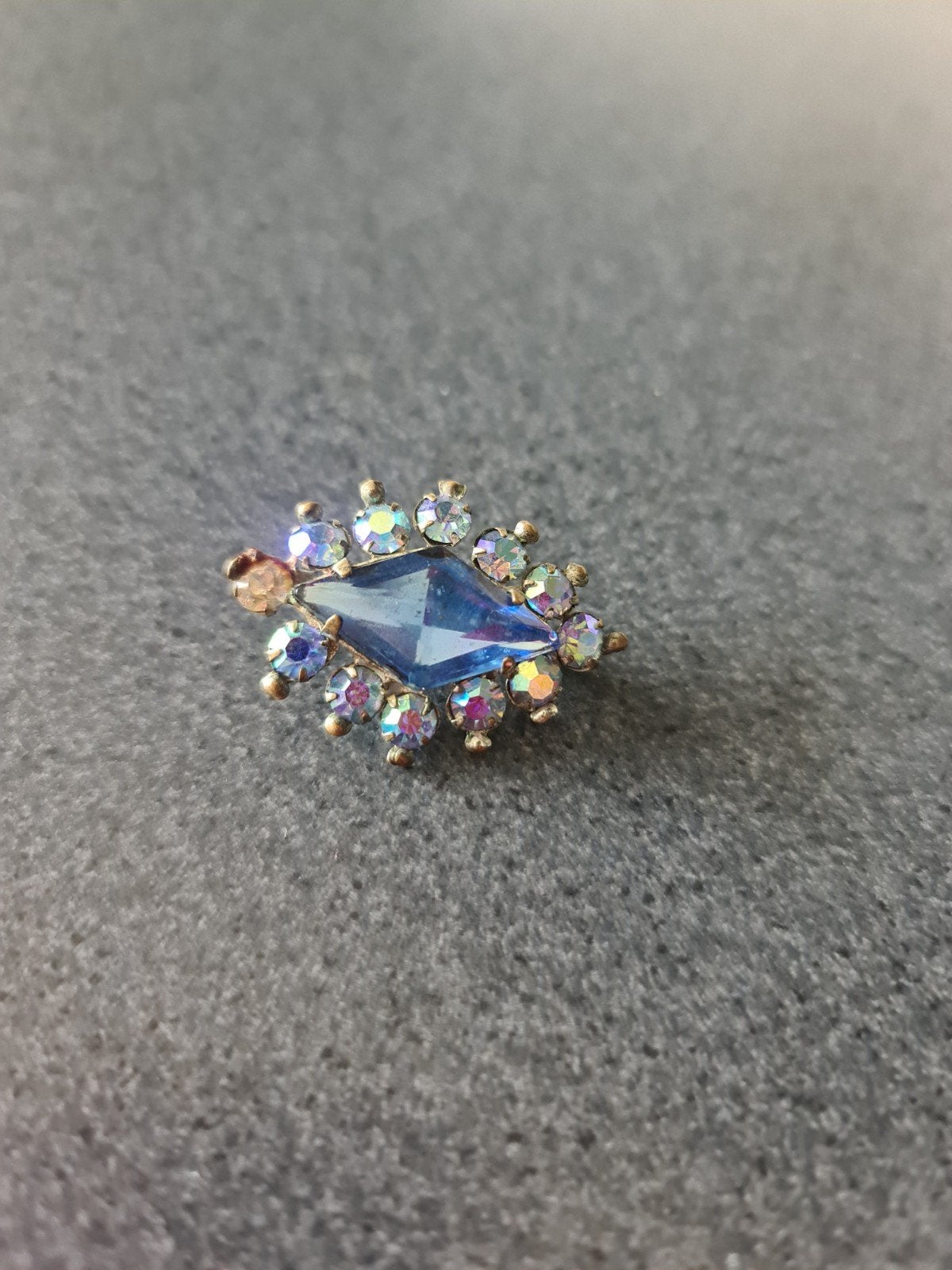 iriserende kristallen broche, Ophalen of Verzenden, Overige materialen
