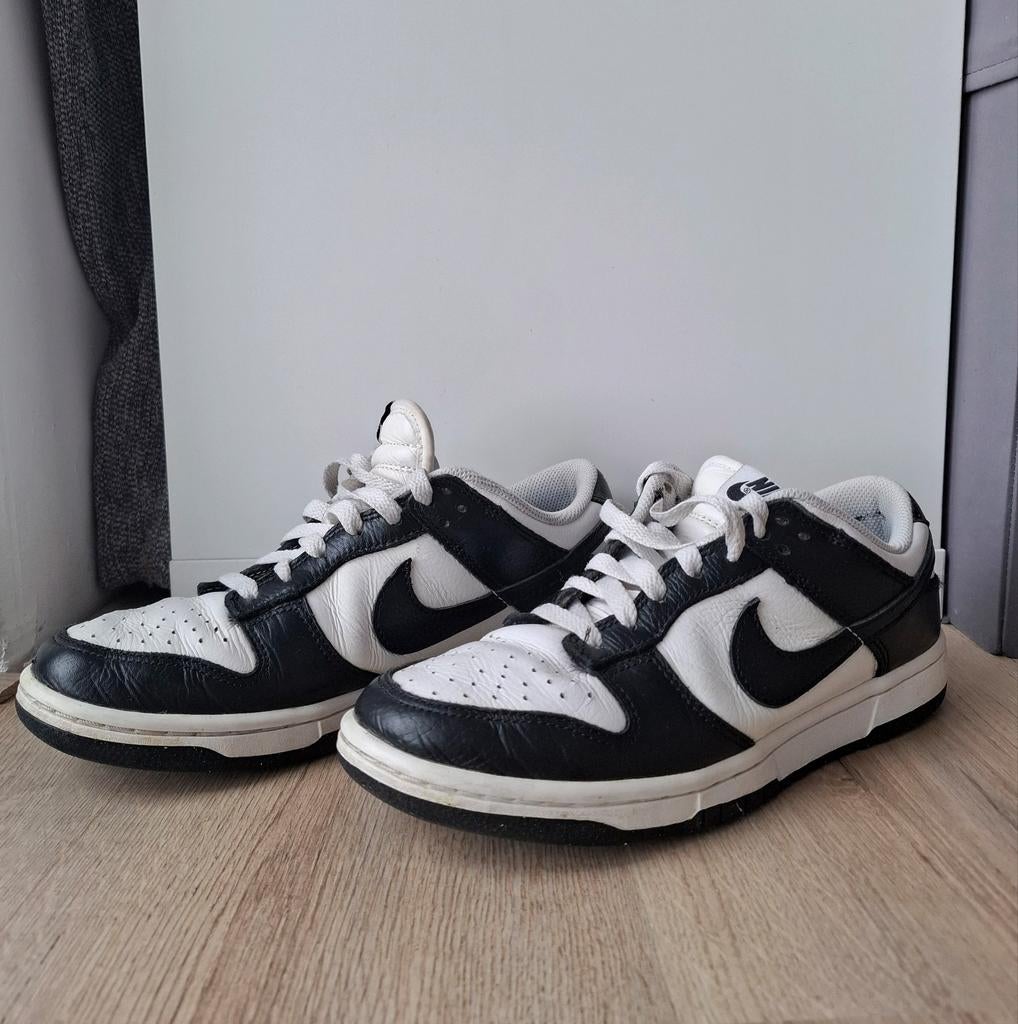 Nike Dunk Low - Zwart/Wit - Customized, Zwart, Nike, Ophalen of Verzenden, Sneakers of Gympen