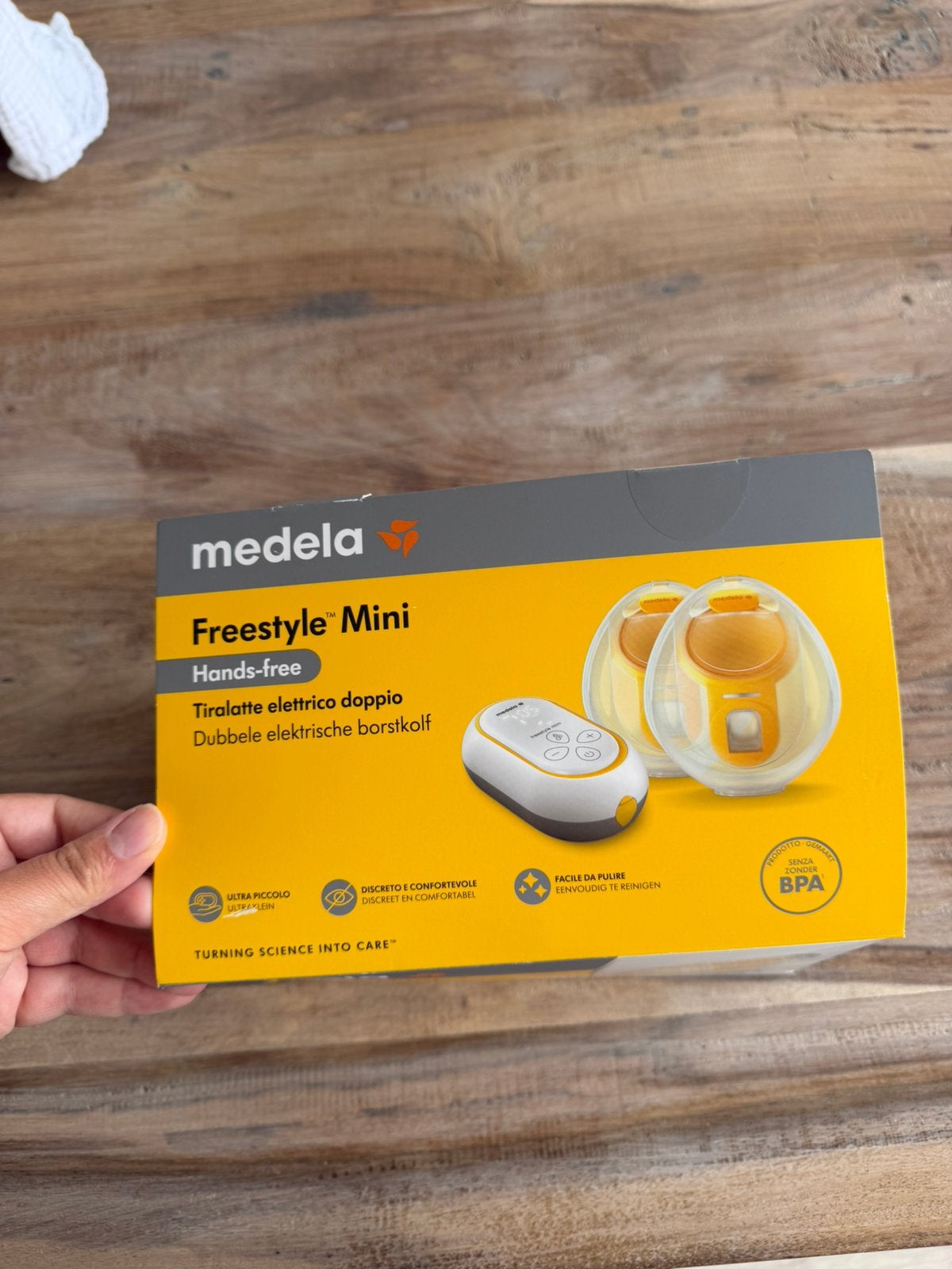 Medela freestyle mini dubbele kolf handsfree, Ophalen of Verzenden, Zo goed als nieuw, Borstkolf