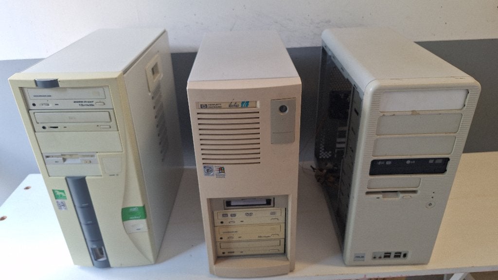 Oude PC computer onderdelen + monitor, Computers en Software, Desktop Pc's, Gebruikt, Minder dan 4 GB, Diverse, Intel Pentium