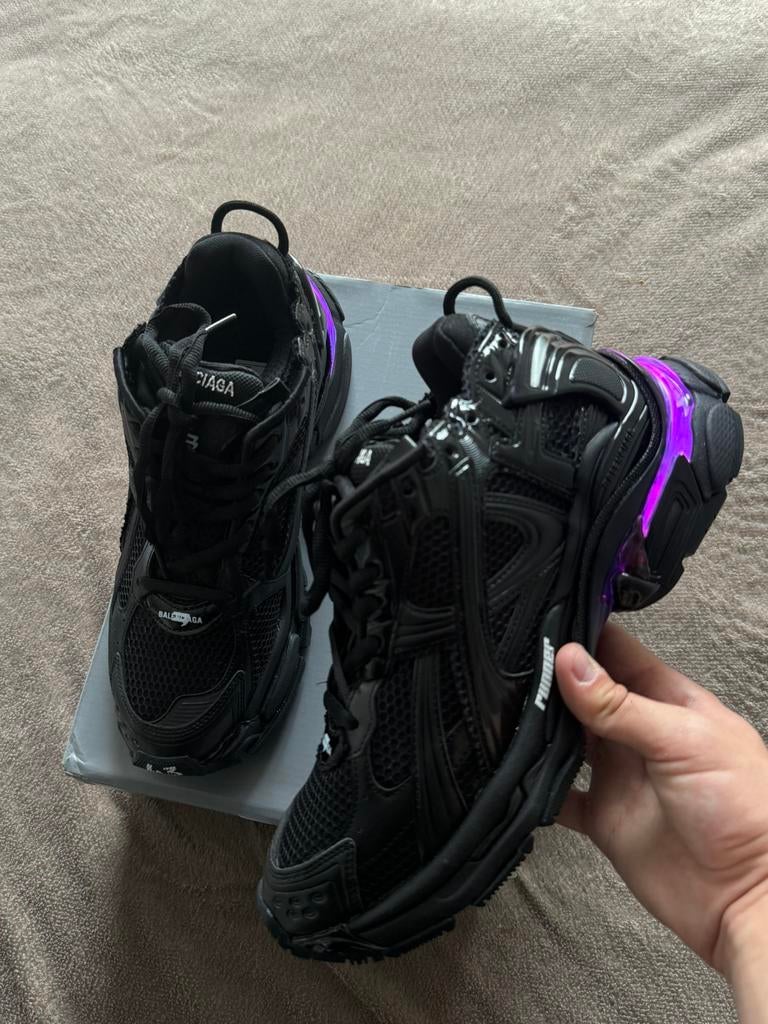 Balenciaga runner led, Ophalen of Verzenden, Zo goed als nieuw, Zwart