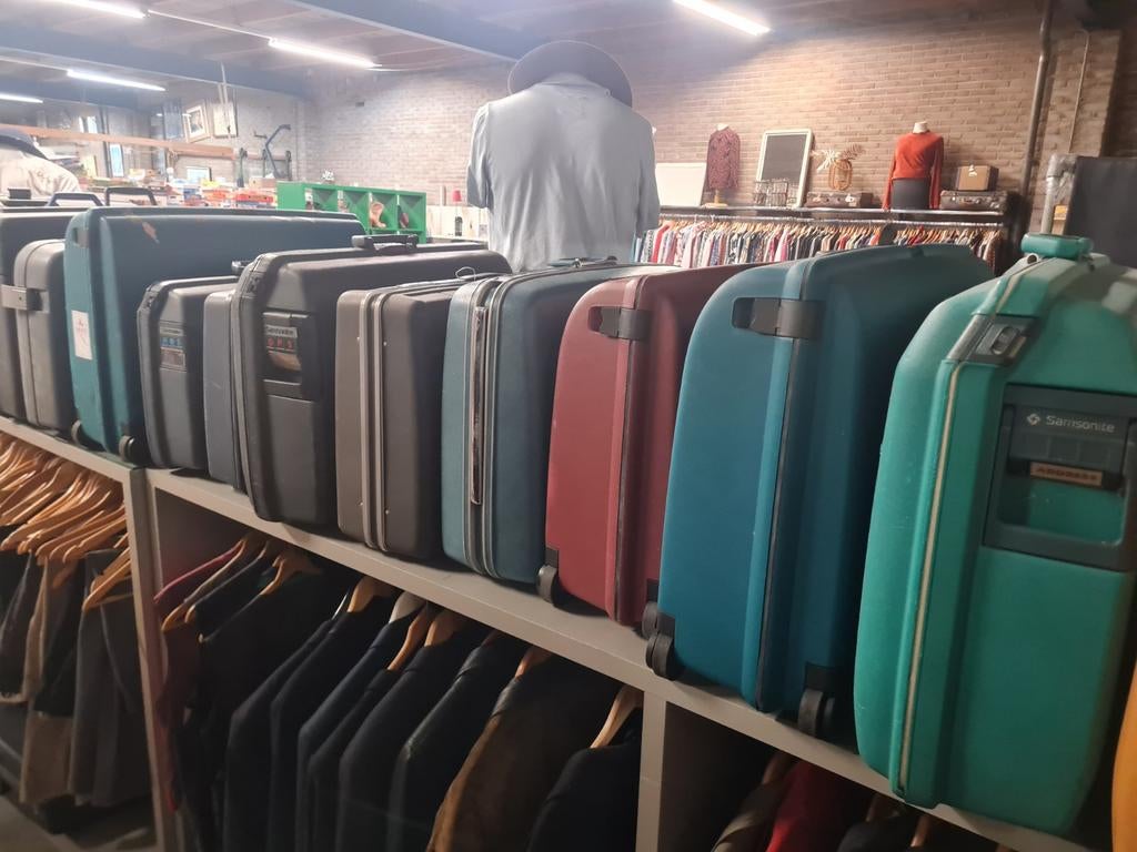 Diverse koffers - Verschillende maten en kleuren, Wieltjes, Gebruikt, Hard kunststof, Onbekend