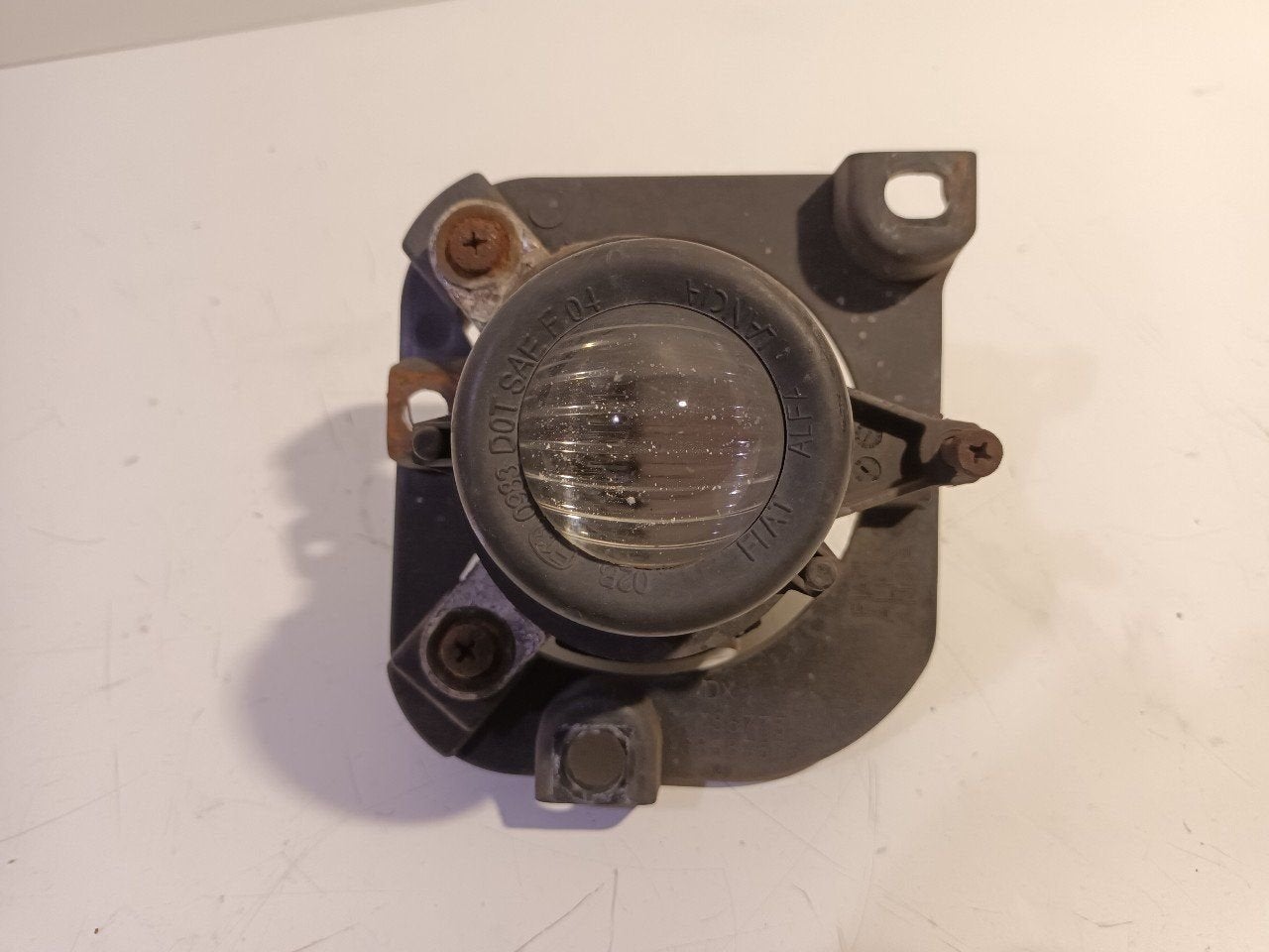Mistlamp rechts Fiat 500, Auto-onderdelen, Verlichting, Onderdelen@venauto.nl, Van der Ven Autorecycling B.V., Gebruikt, Ettenseweg 76, 4706 PB Roosendaal, The Netherlands