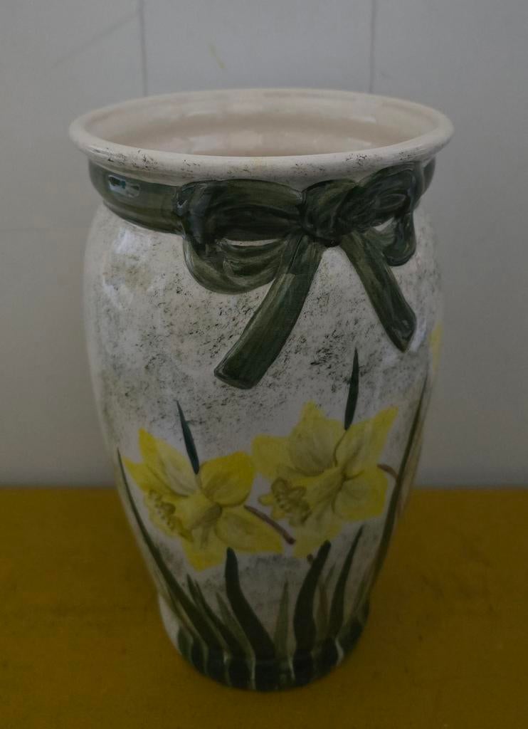 Mooie voorjaarsvaas met narcismotief, Overige kleuren, Aardewerk of Porselein, Ophalen of Verzenden, Zo goed als nieuw