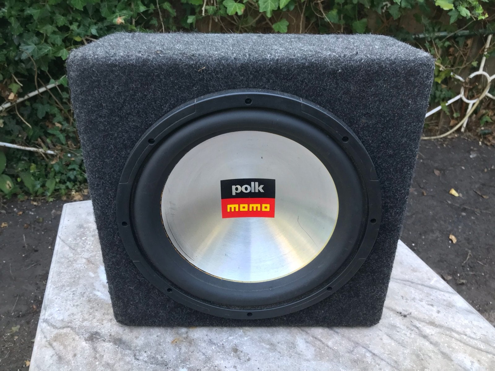 Polk Momo Subwoofer 12 inch, in nette subkist, Auto diversen, Autospeakers, Ophalen, Gebruikt
