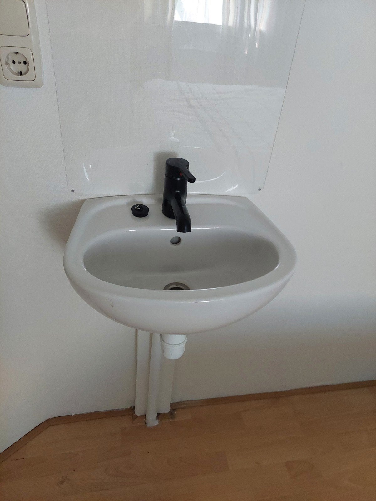 Wastafel Skatsjön met kraan Saljen Ikea, Ophalen, Zo goed als nieuw, Wastafel