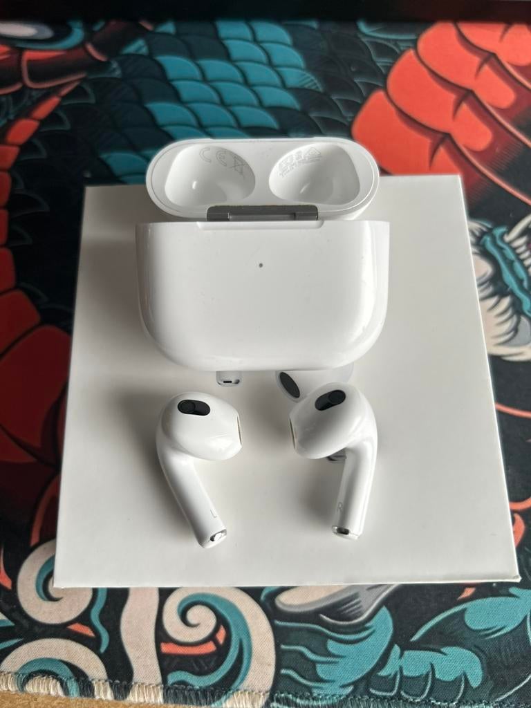Originele airpods 3, Ophalen of Verzenden, Zo goed als nieuw