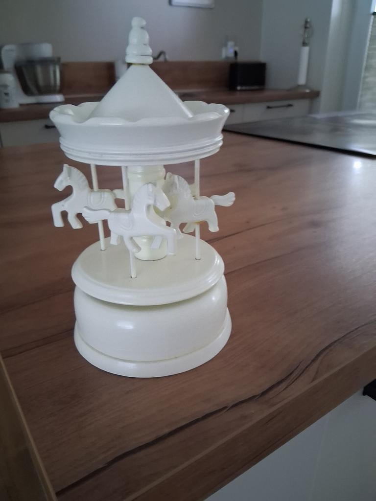 Carrousel met paardjes (muziekdoos), Ophalen of Verzenden
