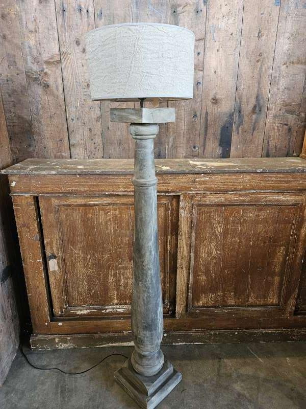 stoere lampenvoet,staande lamp ``WOONWINKEL RUSTIEK``, Huis en Inrichting, Ophalen of Verzenden, Nieuw, Hout, 100 tot 150 cm