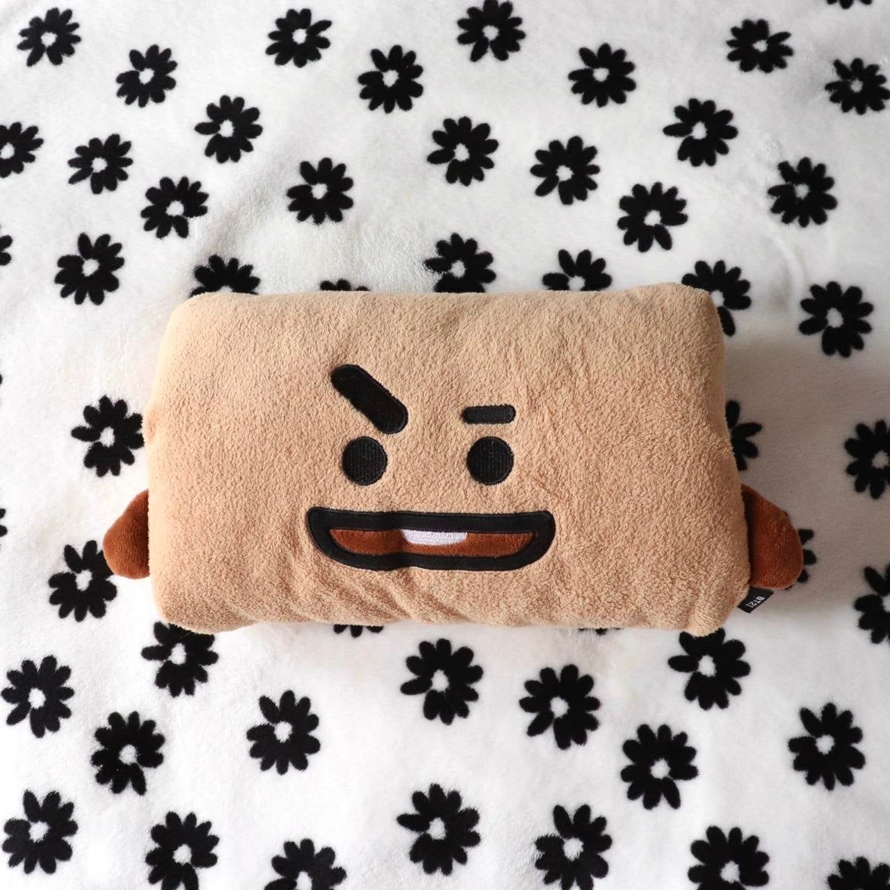 BT21 shooky arm warmer pillow, Overige typen, Zo goed als nieuw, Middelgroot (20 tot 80 cm), Bruin