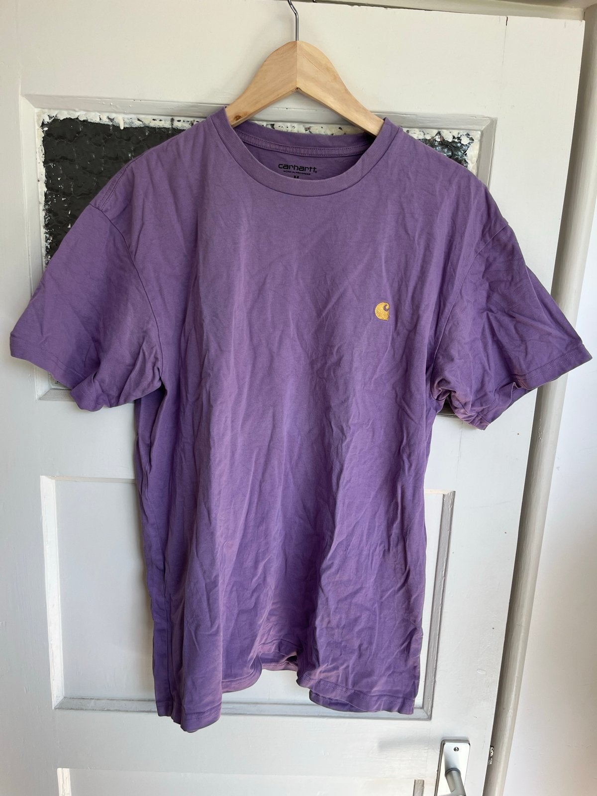 Carhartt T-shirt paars met geel logo - Maat M, Maat 48/50 (M), Paars, Carthartt, Ophalen of Verzenden
