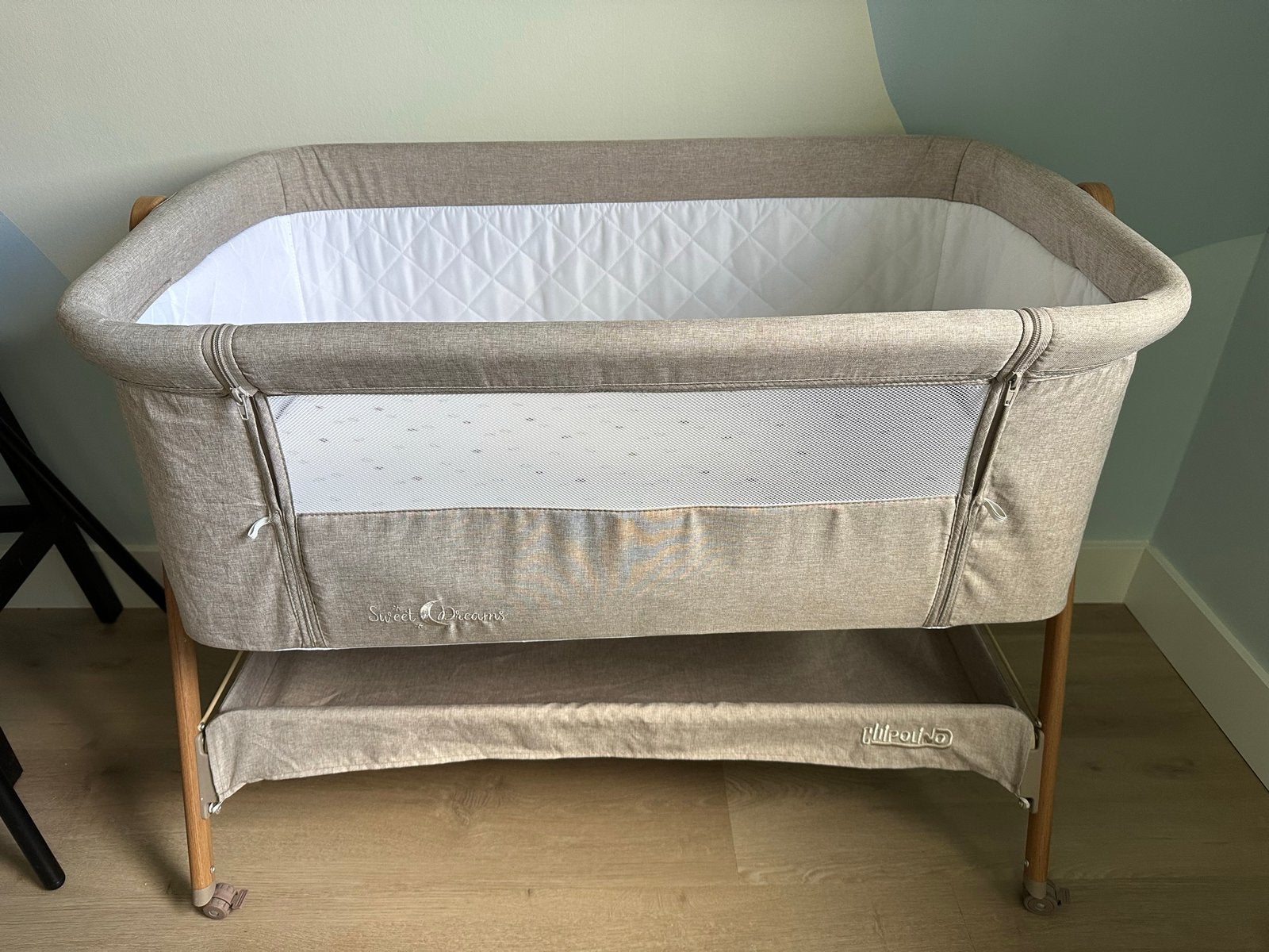 Beige Chipolino co-sleeper in zeer mooie staat, Kinderen en Baby's, Ophalen, Zo goed als nieuw, Wieg