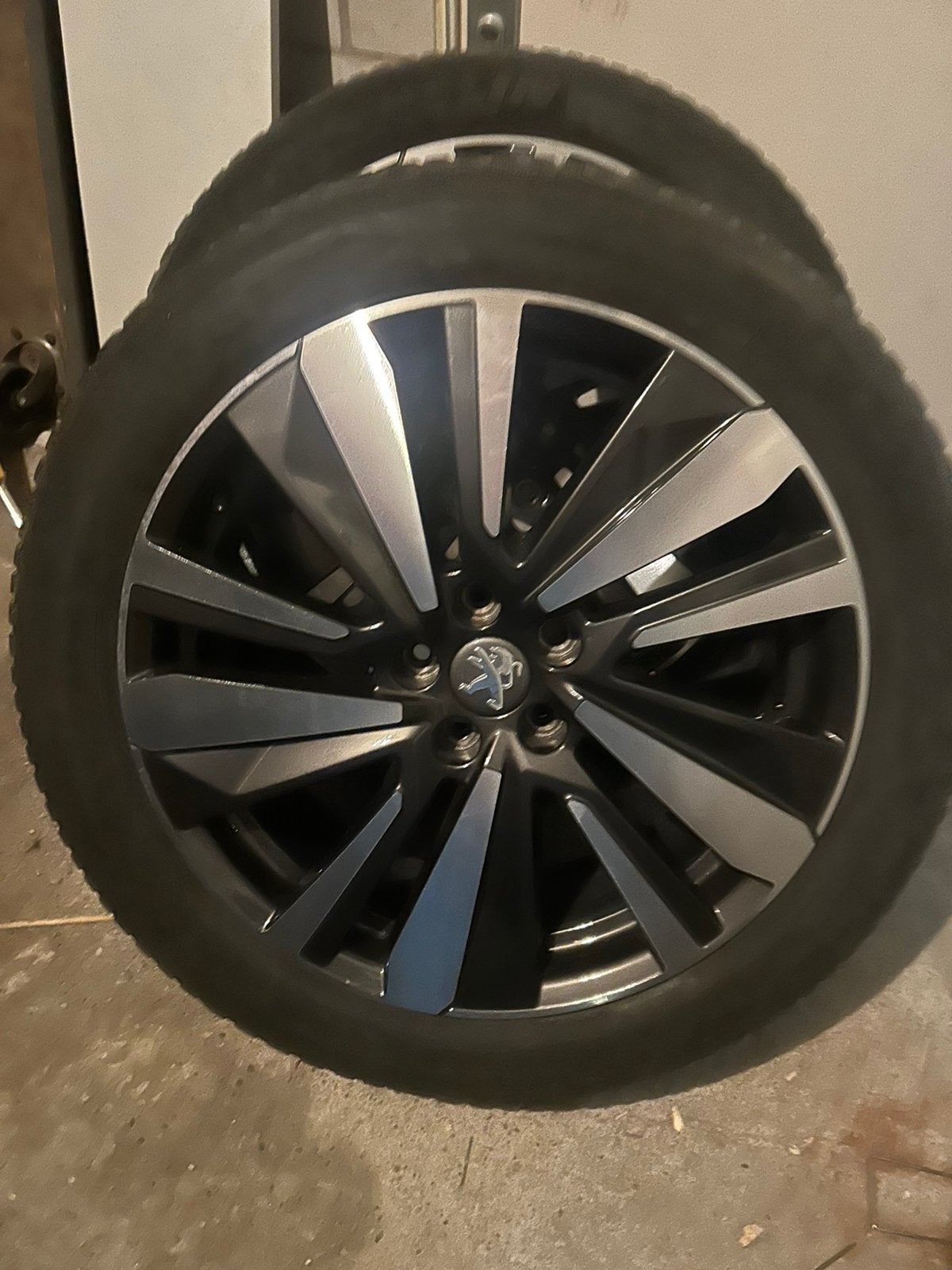Winterbanden peugeot 5008 19 inch, Gebruikt, Banden en Velgen, Ophalen, 19 inch