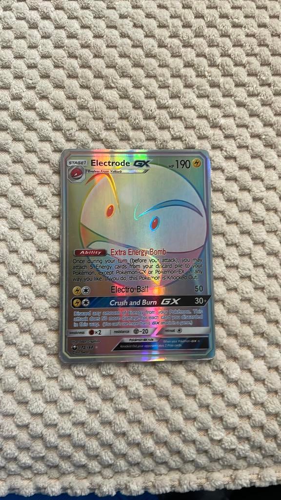 Pokémon kaart rainbow Electrode GX, Verzenden, Zo goed als nieuw, Losse kaart