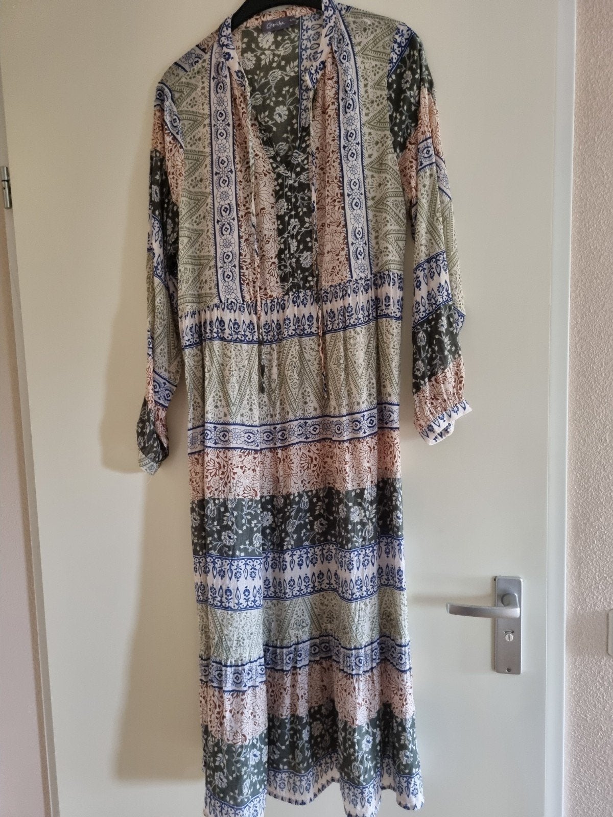 Geisha Ibiza look jurk, maat 42, Kleding | Dames, Geisha, Verzenden, Maat 42/44 (L), Zo goed als nieuw