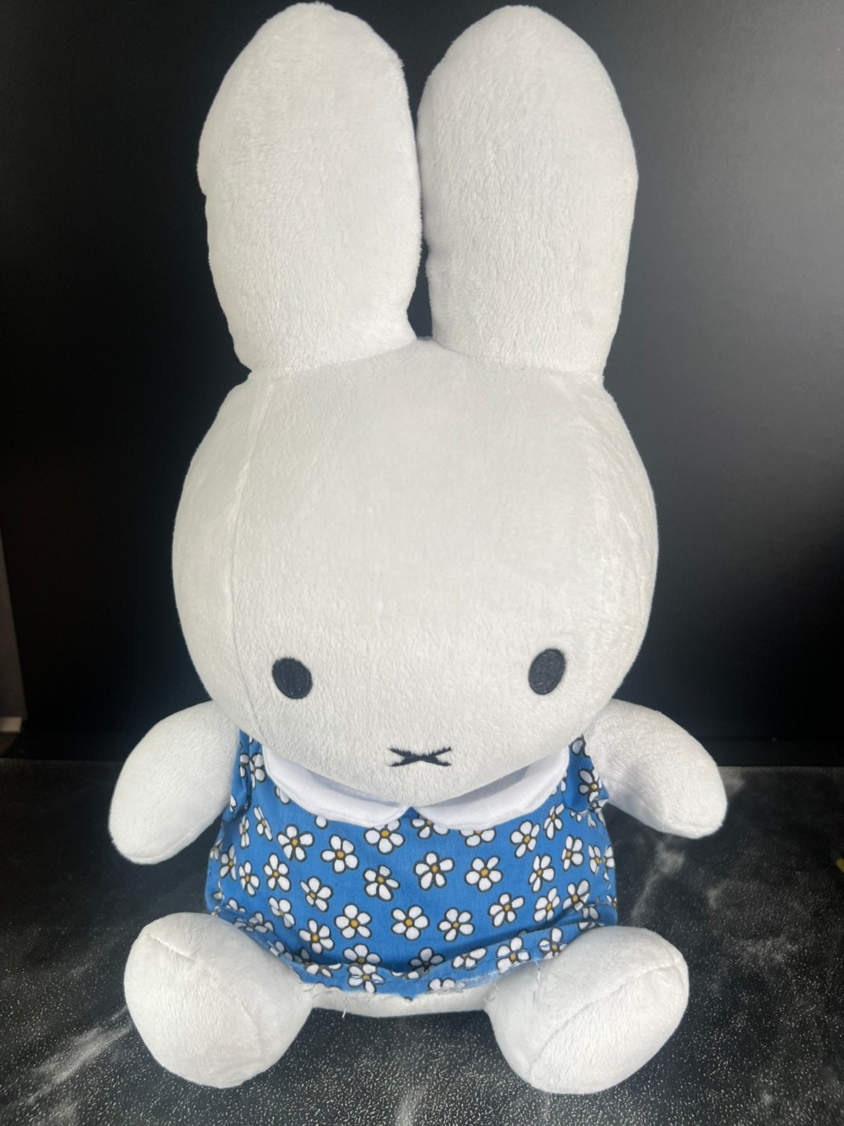 Knuffel Nijntje met jurkje gebloemd 40 cm, Ophalen of Verzenden, Zo goed als nieuw