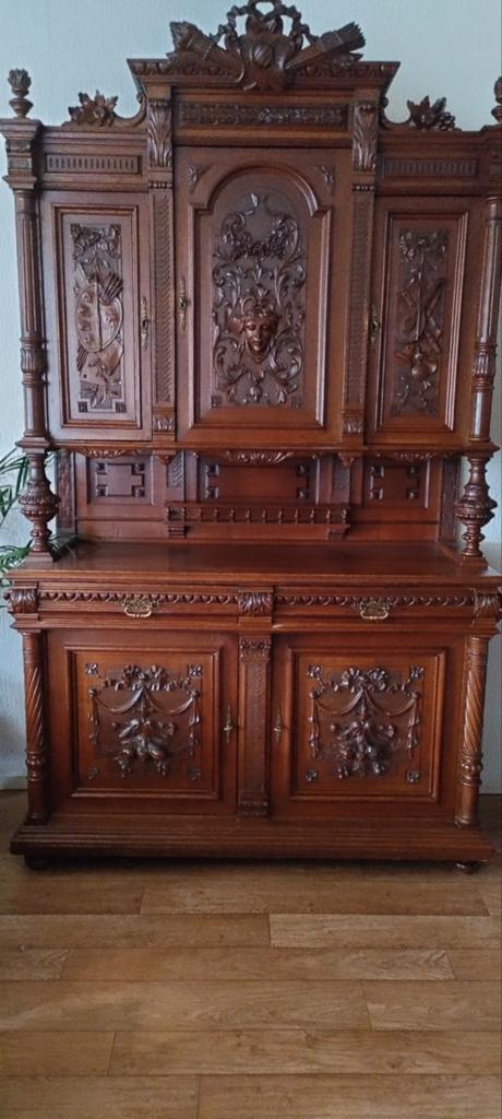 Antieke Franse kast met gedetailleerd houtsnijwerk, Antiek en Kunst, Ophalen
