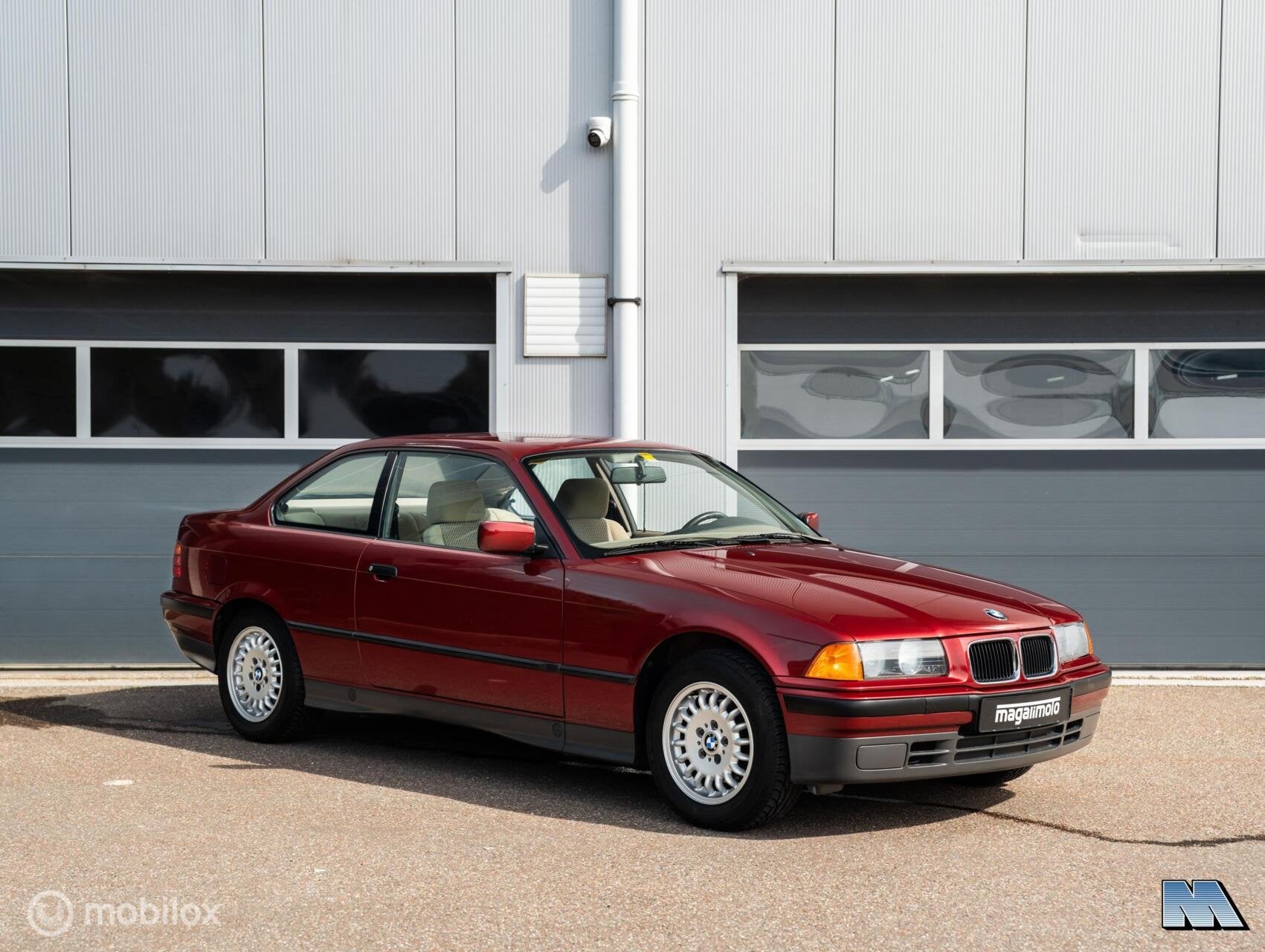 BMW 3-serie E36 Coupé 318iS l 1e eigenaresse l 28.143 KM, Auto's, Gebruikt, Beige, 4 cilinders, 4 stoelen