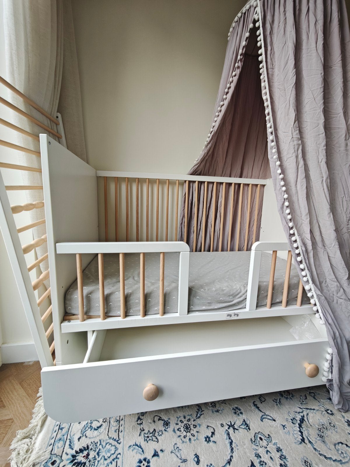 Ikea Myllra meegroeibed van 0 tot 4 jaar met lade en hemel, Ophalen, Zo goed als nieuw, Ledikant