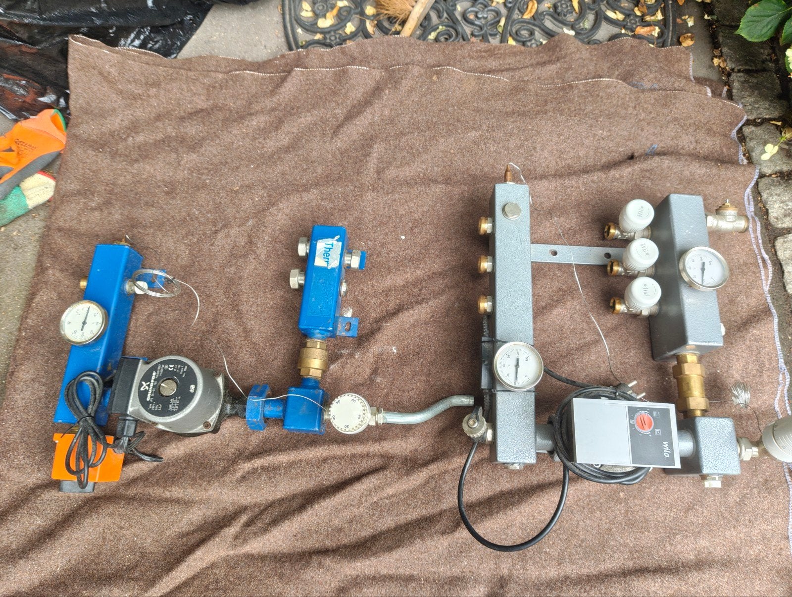 Vloerverwarmingsverdeler met Wilo en Grundfos pompen, 30 tot 80 cm, Gebruikt, Overige typen, Ophalen of Verzenden