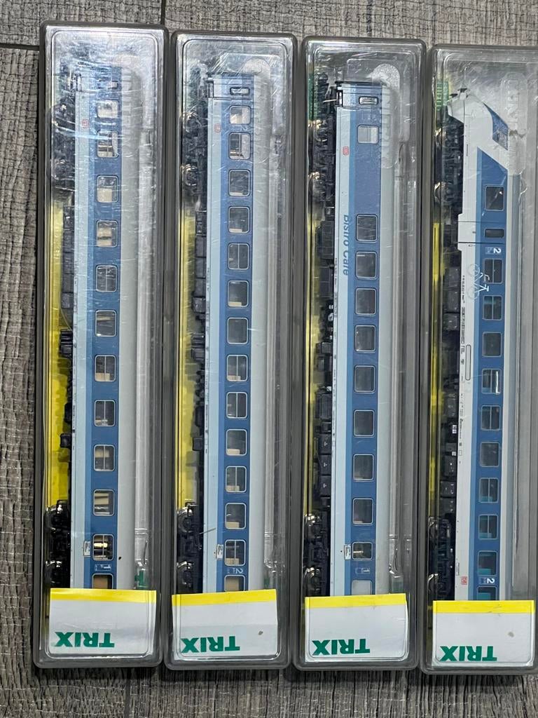 Minitrix DB regio rijtuigset met stuurstand, Gelijkstroom, Trix, Wagon, Ophalen of Verzenden