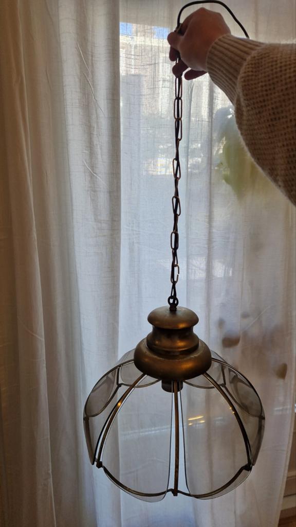 Vintage hanglamp amberkleurig glas en messing lotus, Art Nouveau, Gebruikt, Ophalen of Verzenden, Glas