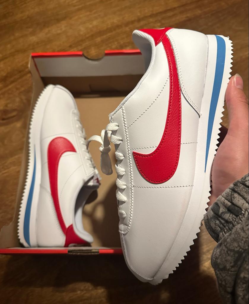 W Nike Cortez White/Varsity Red-Varsity Blue - Maat 44.5, Wit, Nieuw, Ophalen of Verzenden, Sneakers of Gympen