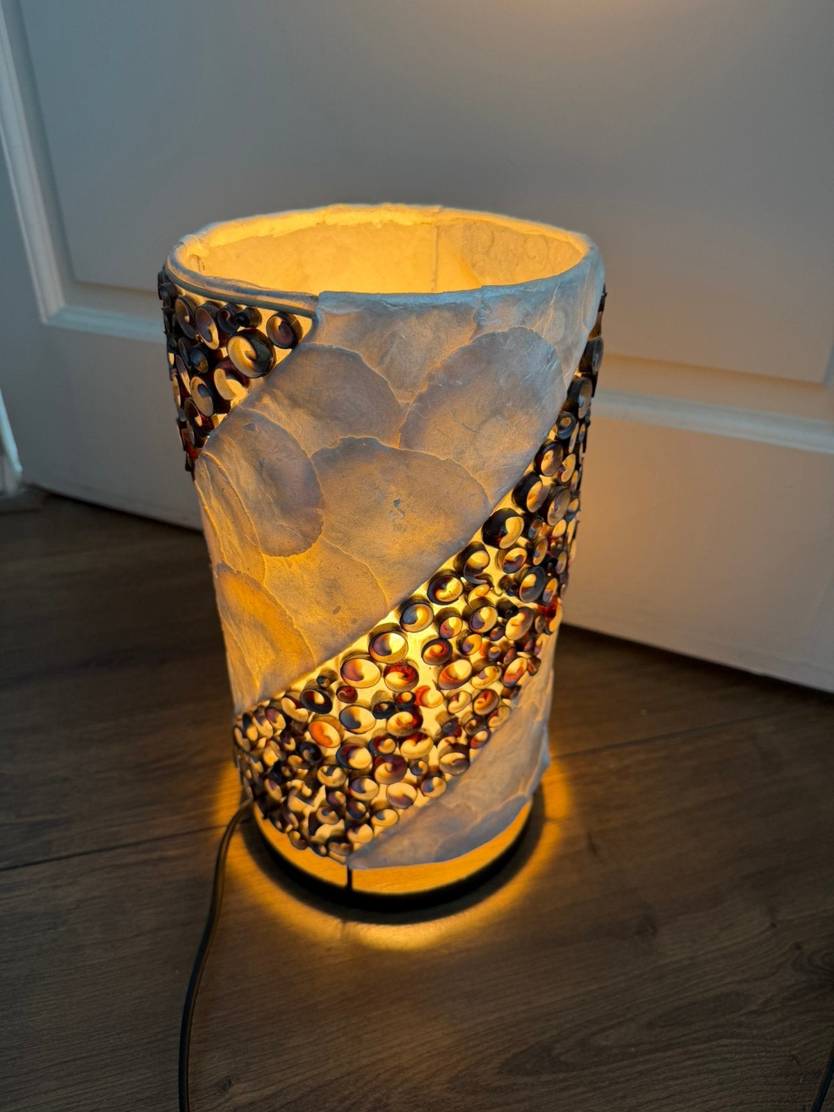 Sierlijke schelpenlamp, Huis en Inrichting, Ophalen, Meerkleurig, 30 cm, Natuurlijk materiaal