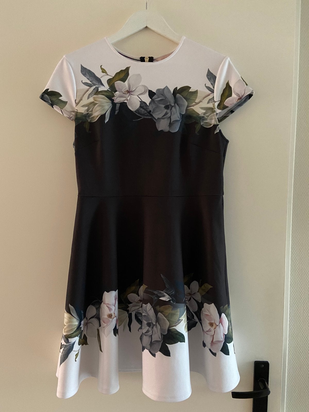 Heel mooi ted baker jurkje maat 4, Zwart, Maat 42/44 (L), Nieuw, Ophalen of Verzenden