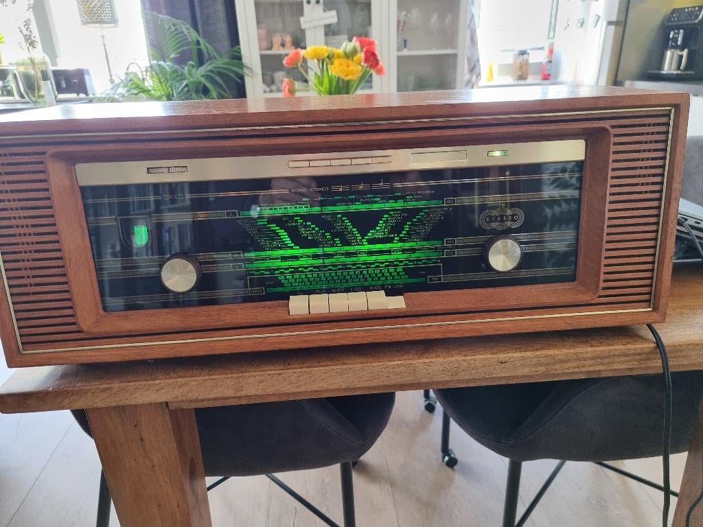Pracht Aristona/Philips SA5230A  stereo FM  Optie Bluetooth, Antiek en Kunst, Antiek | Tv's en Audio, Ophalen of Verzenden