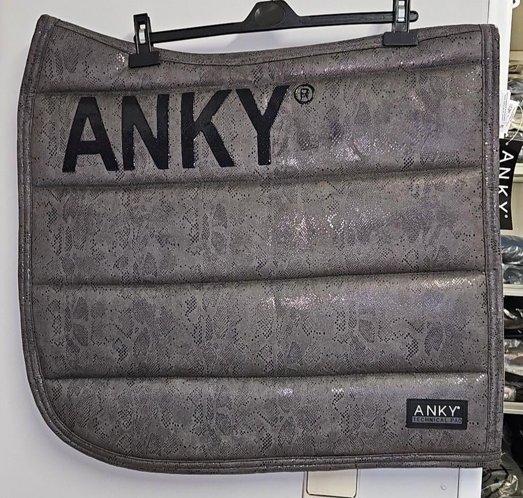 Anky pad maat Full Dressuur nieuw, Dieren en Toebehoren, Paarden en Pony's | Dekens en Dekjes, Ophalen of Verzenden, Nieuw, Dressuurdekje