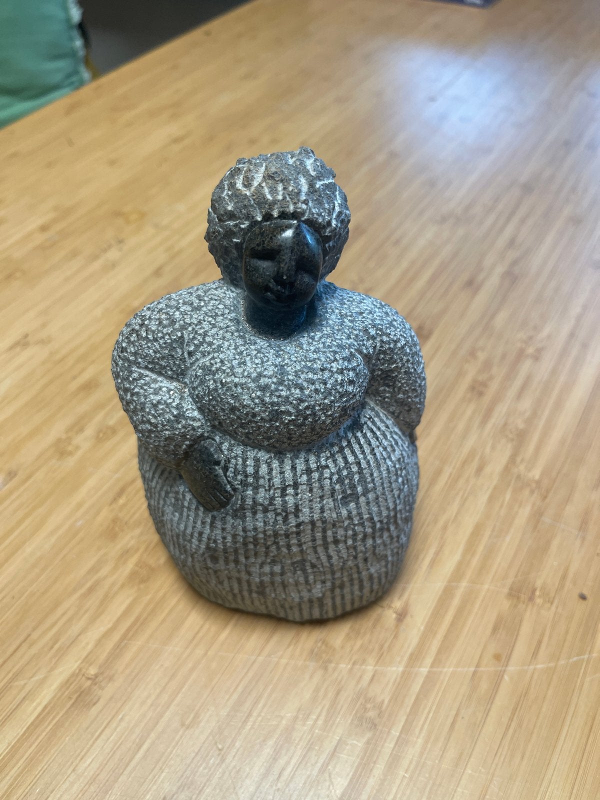 Shona stenen sculptuur - fat mama - Colleen madamombe -stijl, Ophalen, Minder dan 20 cm, Handgemaakt, Steen of Keramiek