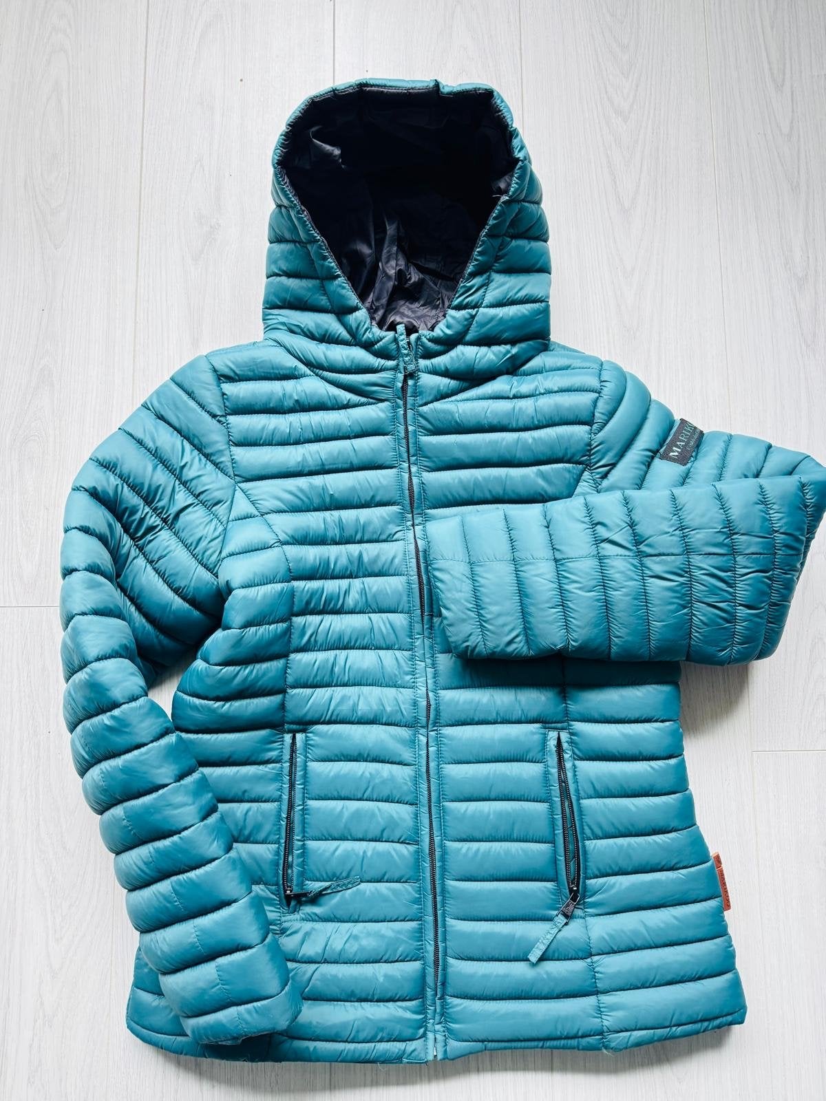 Marikoo gewatteerde jas met capuchon - Maat M, Ophalen of Verzenden, Zo goed als nieuw, Maat 38/40 (M), Blauw