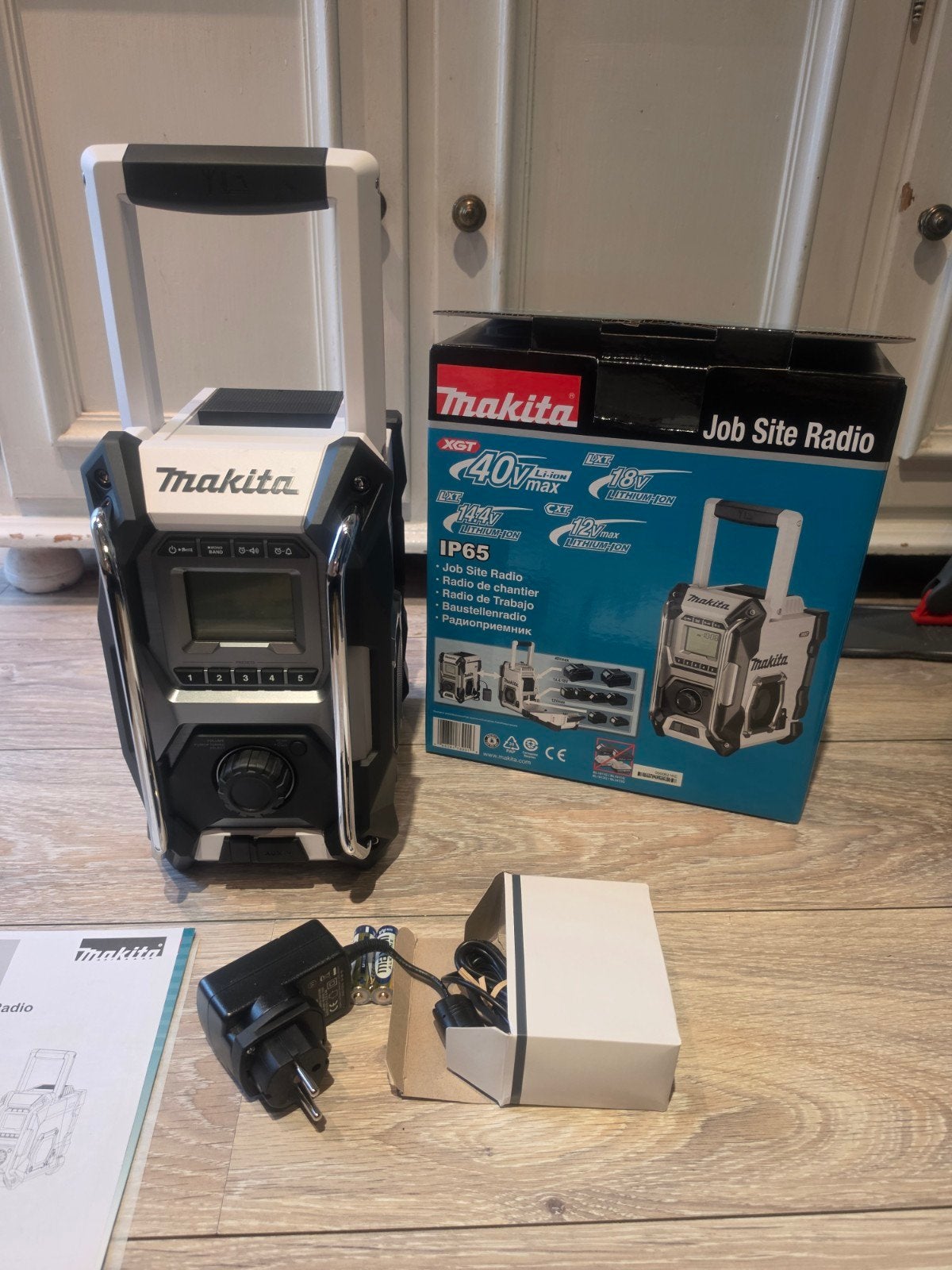 Makita MR001G Job Site Radio - Robuuste Bouwradio, Ophalen of Verzenden, Nieuw, Bouwradio