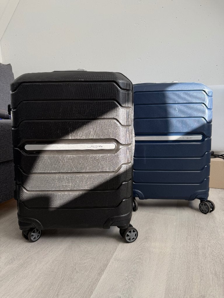 2x Samsonite Flux Spinner 55 cm Cabinekoffer – Zwart & Blauw, 50 tot 60 cm, Hard kunststof, Zo goed als nieuw, 35 tot 45 cm