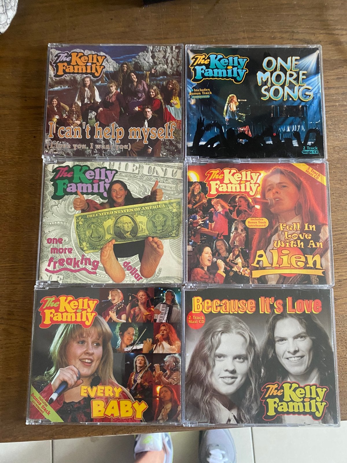 Kelly familie maxi cds singels, Ophalen of Verzenden, Zo goed als nieuw, Pop