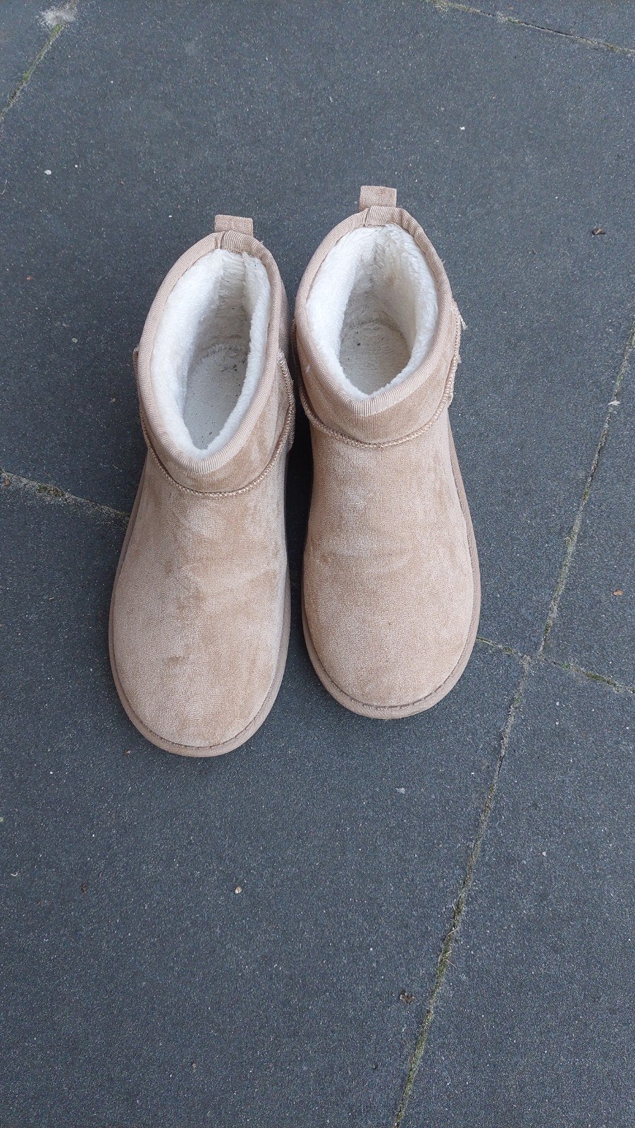 Zgan beige Ugg-achtige laarsjes maat 40, Kleding | Dames, Ophalen, Zo goed als nieuw, Beige, Lage of Enkellaarzen