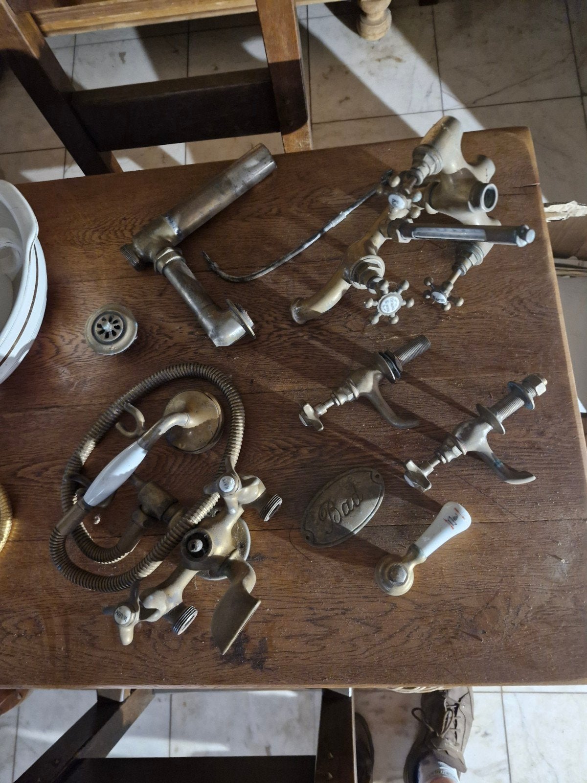 Antieke kranen en badaccessoires - Messing, Doe-het-zelf en Verbouw, Sanitair, Ophalen, Gebruikt, Koper, Kraan