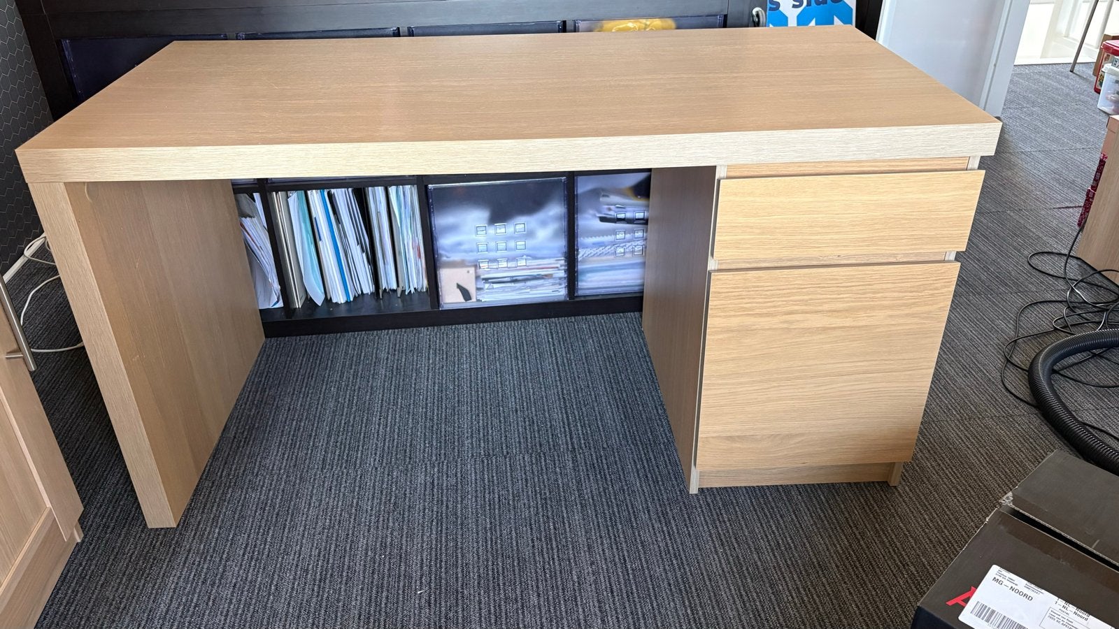 IKEA Malm Bureau 140x65cm met lades en opbergruimte, Huis en Inrichting, Bureaus, Gebruikt, Computerbureau, IKEA, Spaanplaat of MDF