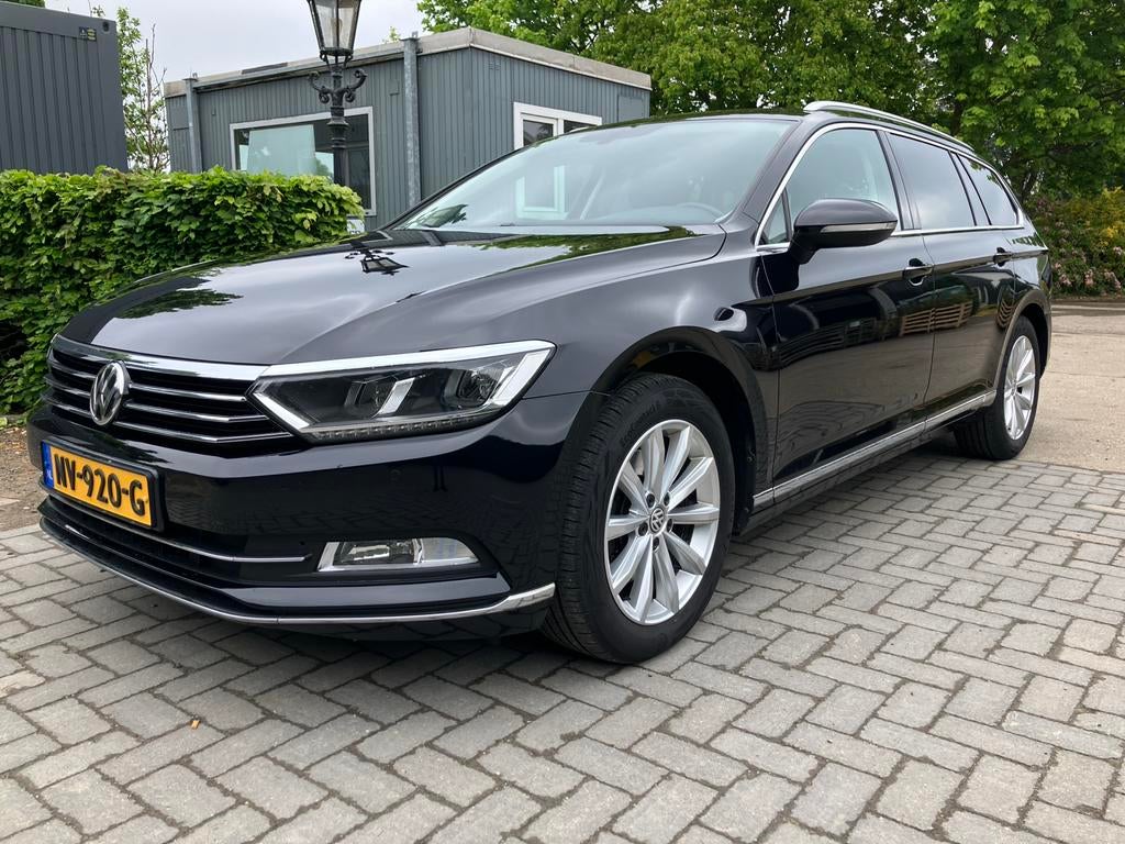 Volkswagen Passat 1.6 TDI 88KW BMT Variant DSG 2017 Zwart, Auto's, Volkswagen, 4 cilinders, Zwart, Origineel Nederlands, Stationwagon