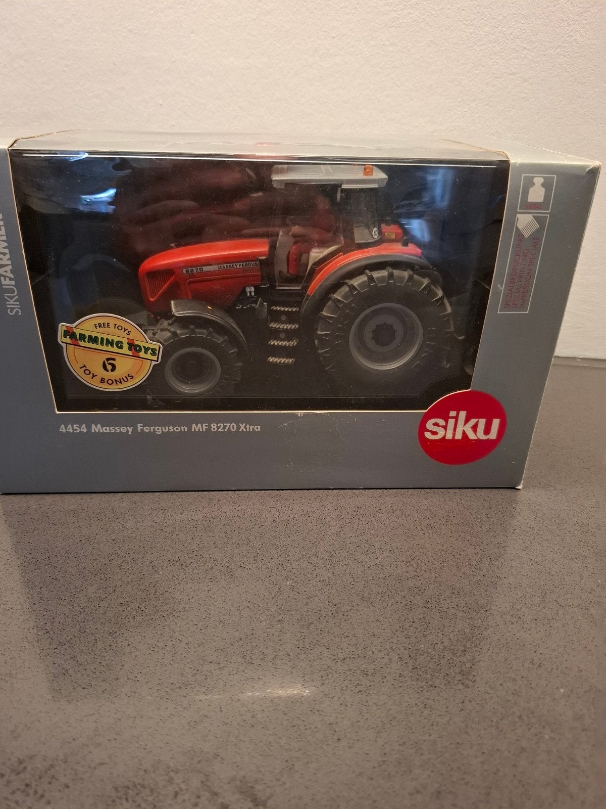 te koop siku mf 8270 xtra, Ophalen of Verzenden, Nieuw, Tractor of Landbouw, SIKU
