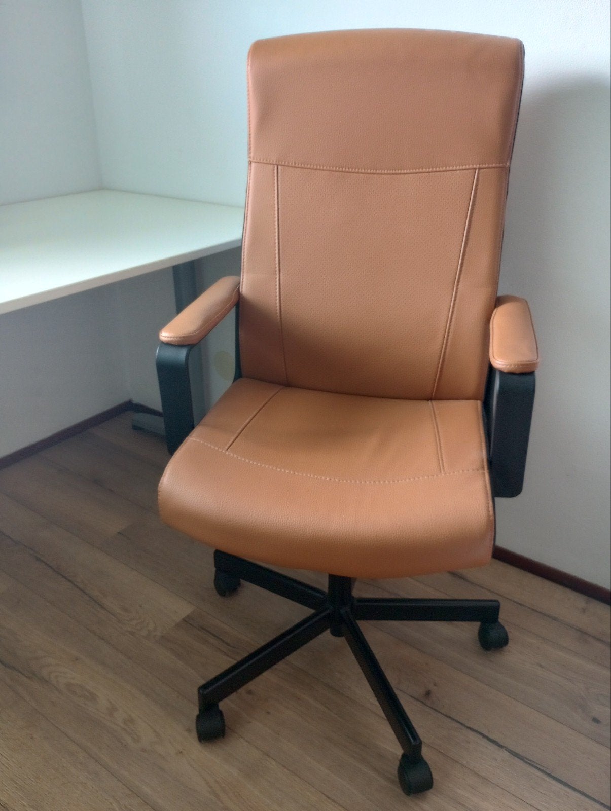 Millberget Comfortabele bruine bureaustoel ZGAN, Ophalen, Ergonomisch, Zo goed als nieuw, Bruin