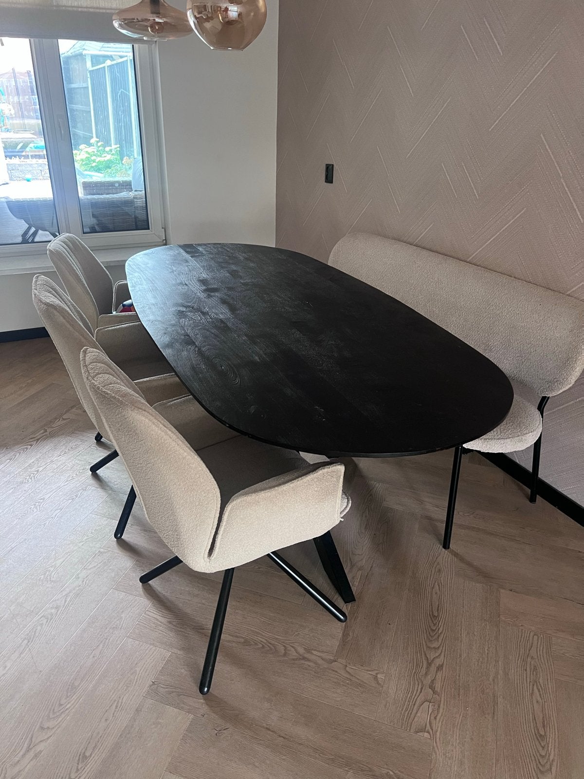 Moderne set eetkamerstoelen en bankje en tafel - Crème/Zwart, Gebruikt, Overige kleuren, Ophalen of Verzenden, Stof