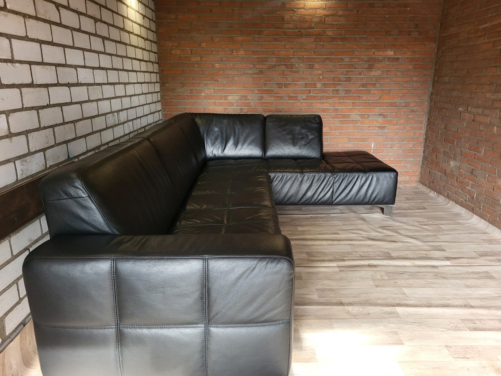 ruime lederen hoekbank, Ophalen, 250 tot 300 cm, Hoekbank, Zo goed als nieuw