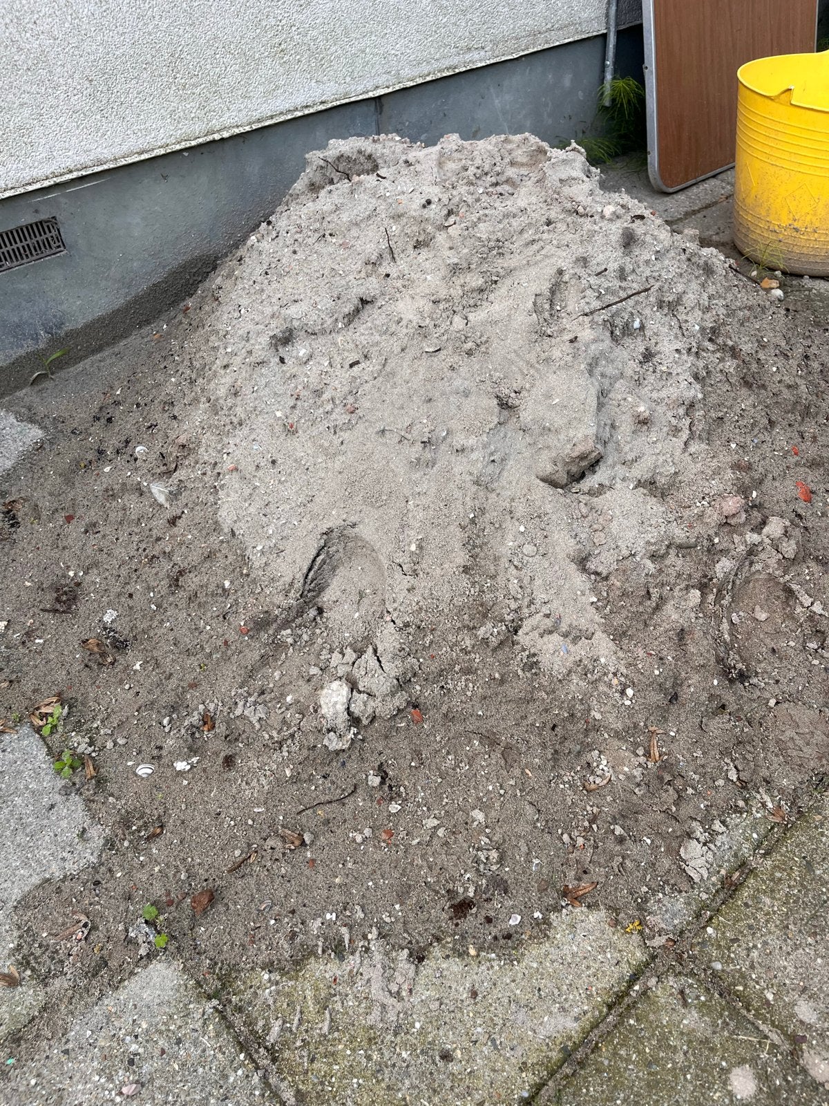 Gratis Ophoogzand / Straatzand / Geel zand, Tuin en Terras, Ophalen, Gebruikt, Straatzand