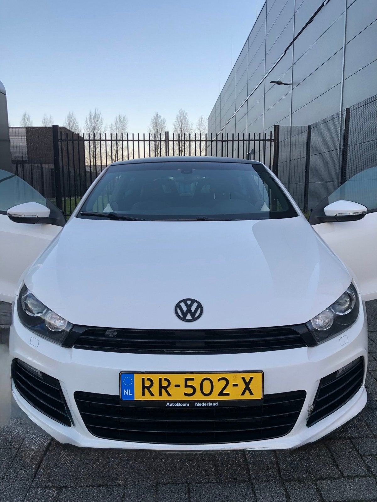 Volkswagen Scirocco R look 1.4 118KW 2009 Wit MOET NU WEG!, Auto's, Volkswagen, Voorwielaandrijving, 15 km/l, Zwart, 4 cilinders
