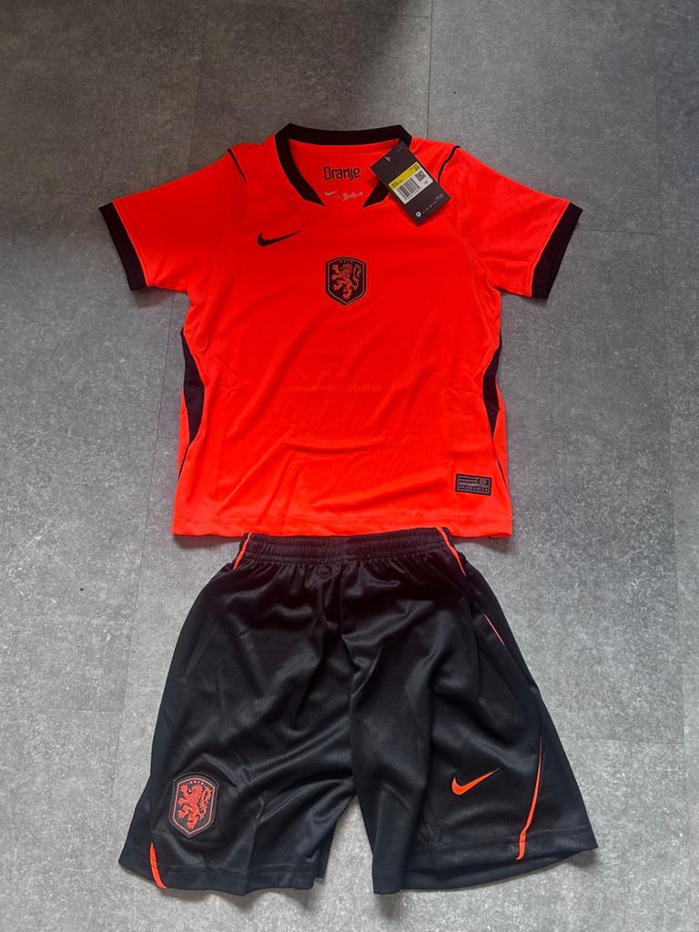 WK setje 2026 Oranje maat 146, Kinderen en Baby's, Kinderkleding | Maat 146, Ophalen of Verzenden, Nieuw, Jongen of Meisje, Setje